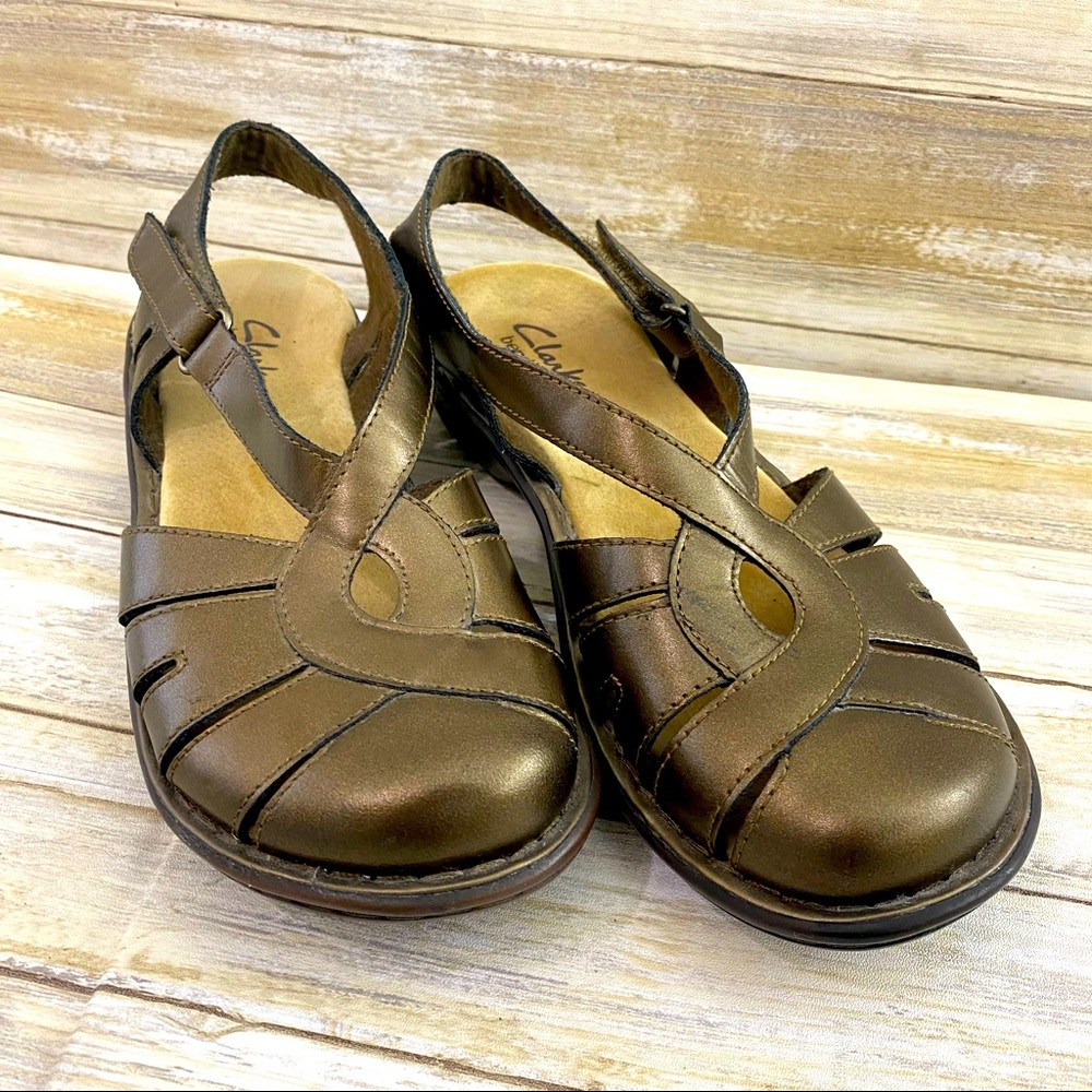 Clarks Bendables Leather Gold Sandals Size 6M
